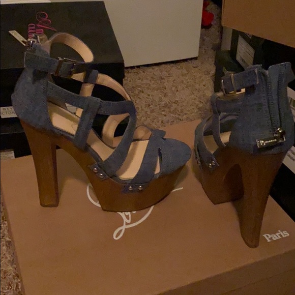 Jessica Simpson Shoes - Sandal pumps